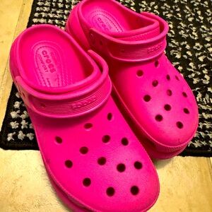 Women’s pink platform clog crocs. W8 M6. Gently used, in good shape.
